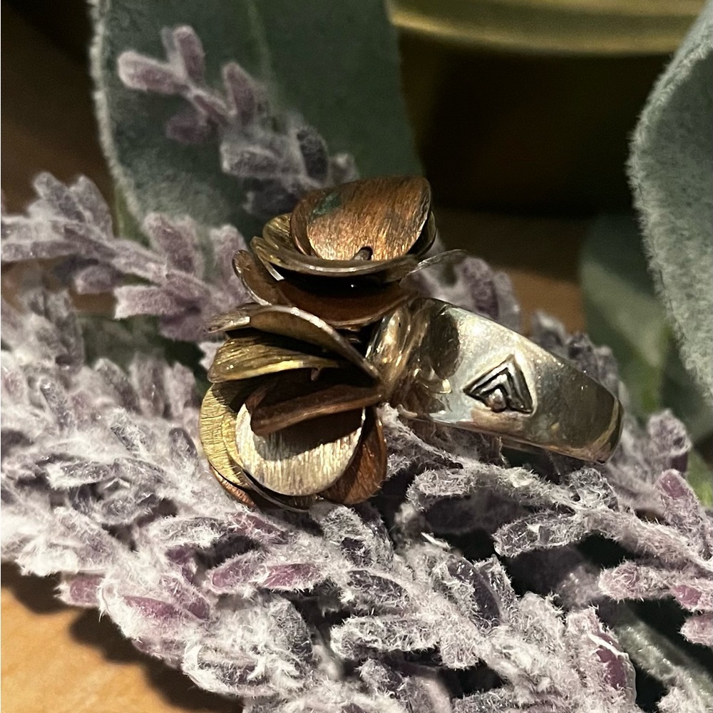 Size 6 Silpada ChaCha Ring (see sizing picture)